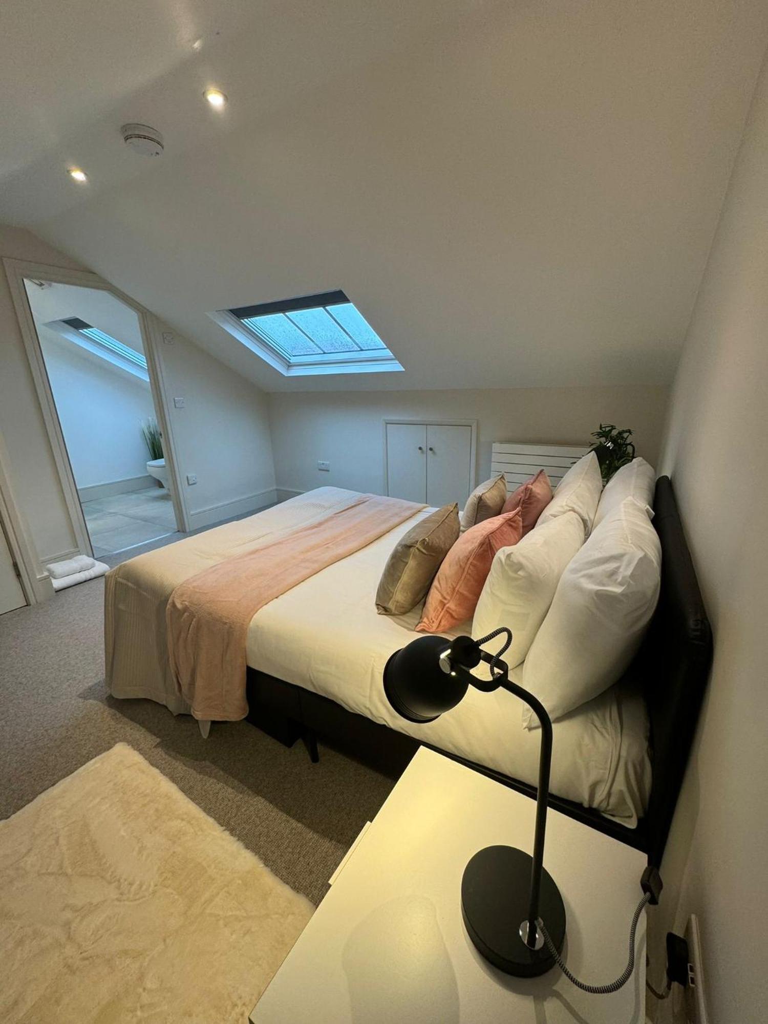 Osbourne House Pink 2 Bed, 2 And Half Bath Apartamento Birmingham Exterior foto