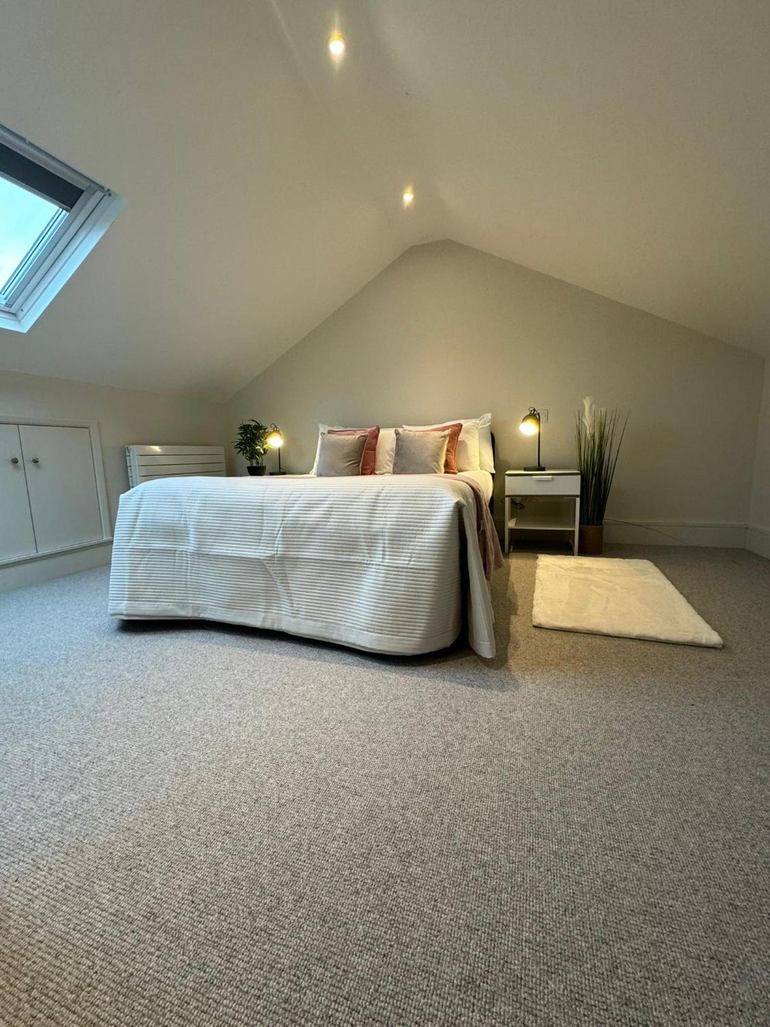 Osbourne House Pink 2 Bed, 2 And Half Bath Apartamento Birmingham Exterior foto