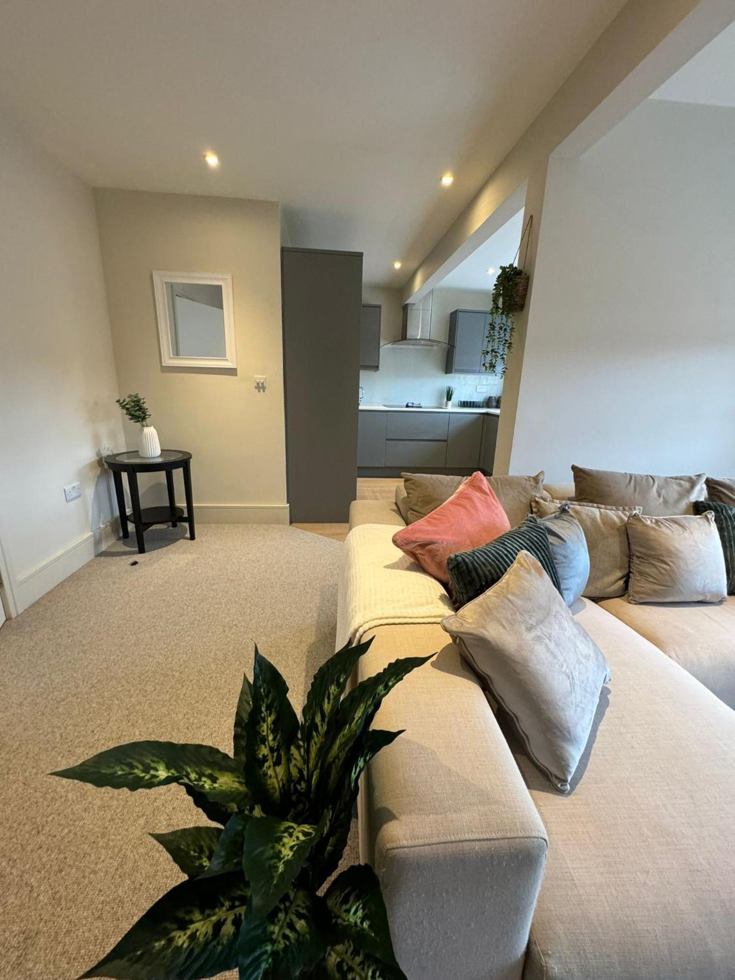 Osbourne House Pink 2 Bed, 2 And Half Bath Apartamento Birmingham Exterior foto