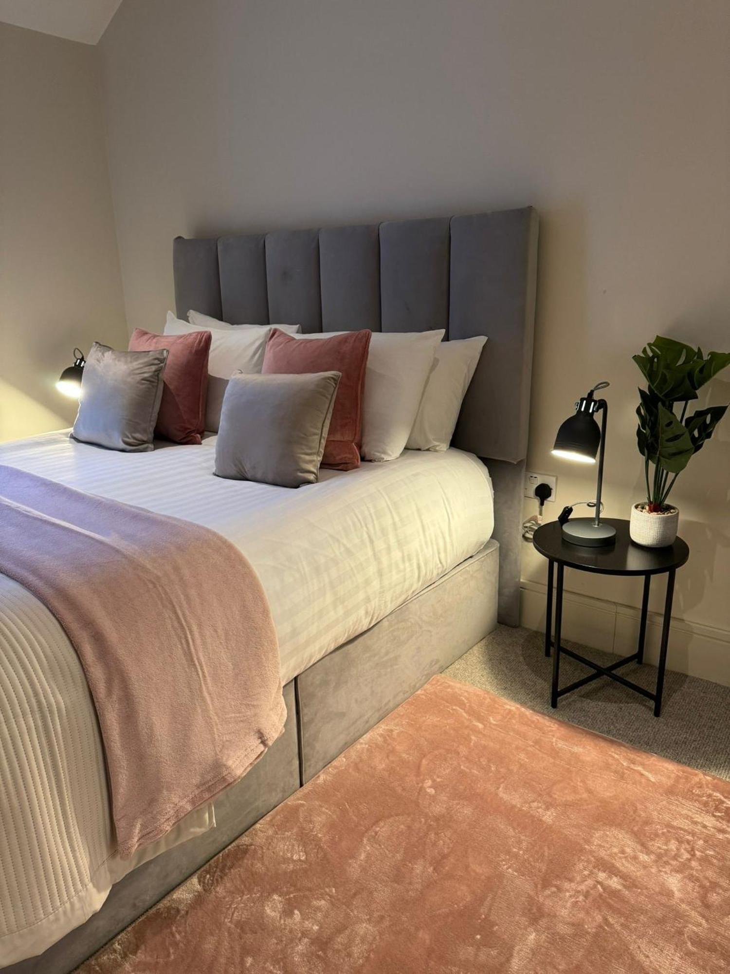 Osbourne House Pink 2 Bed, 2 And Half Bath Apartamento Birmingham Exterior foto