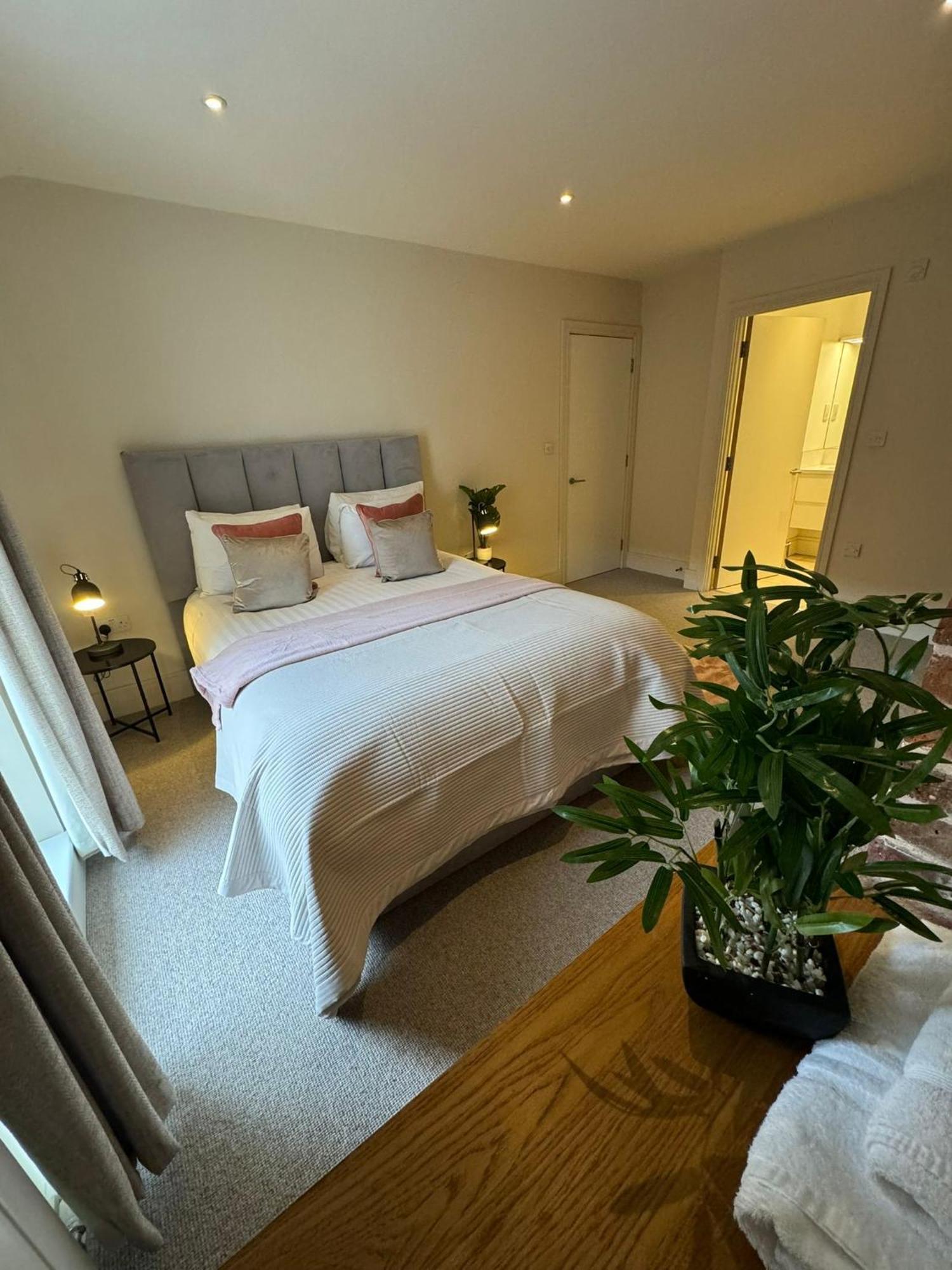 Osbourne House Pink 2 Bed, 2 And Half Bath Apartamento Birmingham Exterior foto