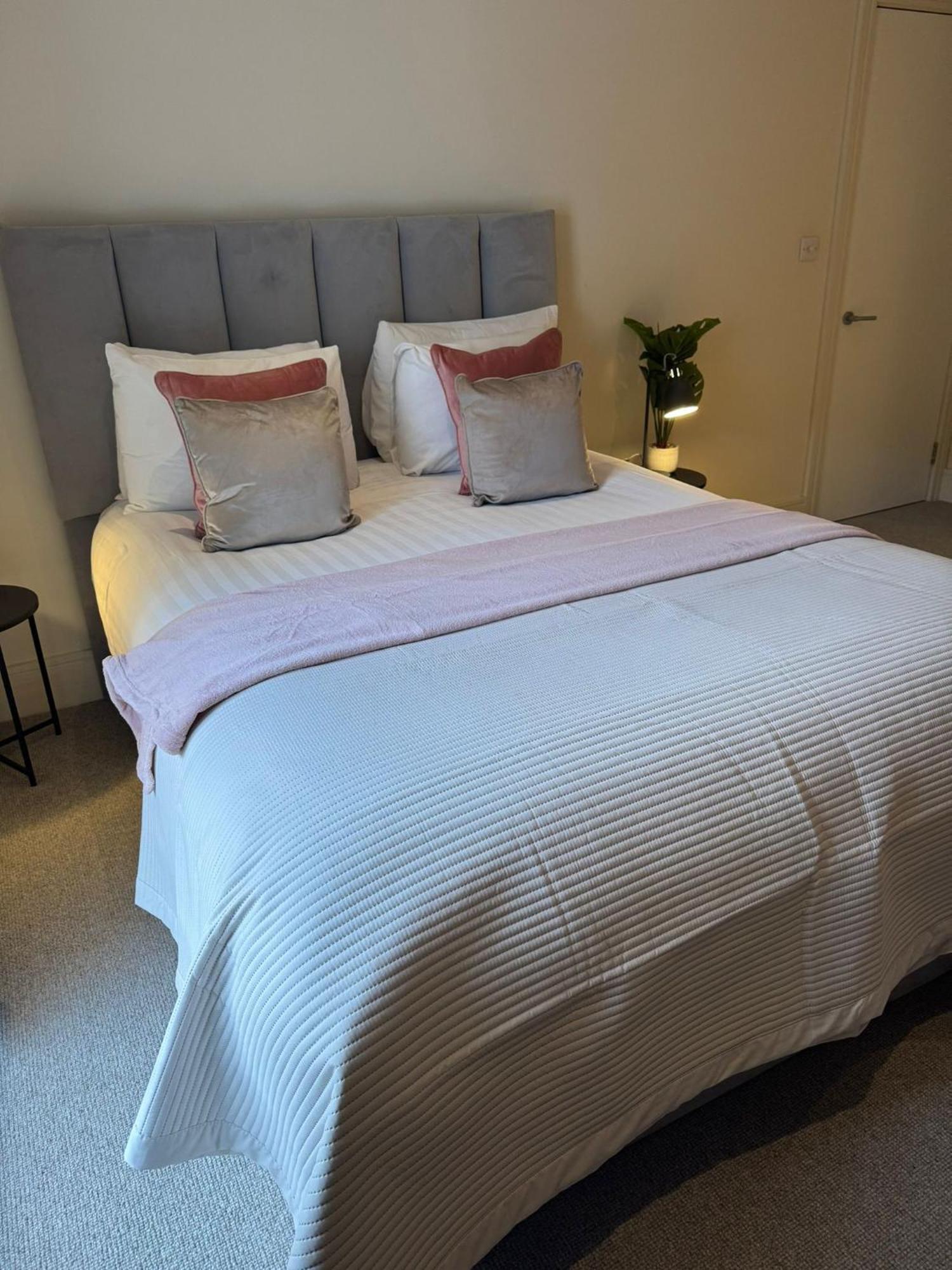 Osbourne House Pink 2 Bed, 2 And Half Bath Apartamento Birmingham Exterior foto
